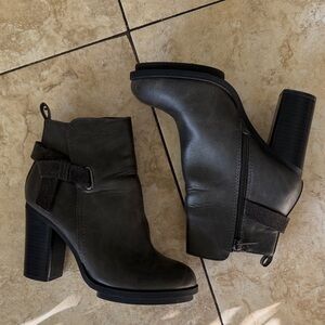 6.5 Gray Leather Ankle Boots